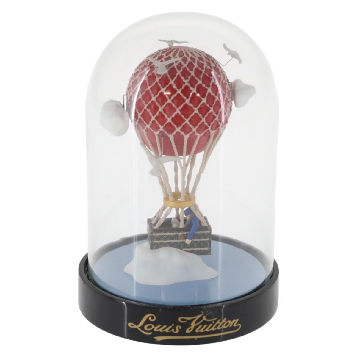 LOUIS VUITTON Maruaero Glass Dome 2013 Christmas Only Snow Globe Red Auth 164316