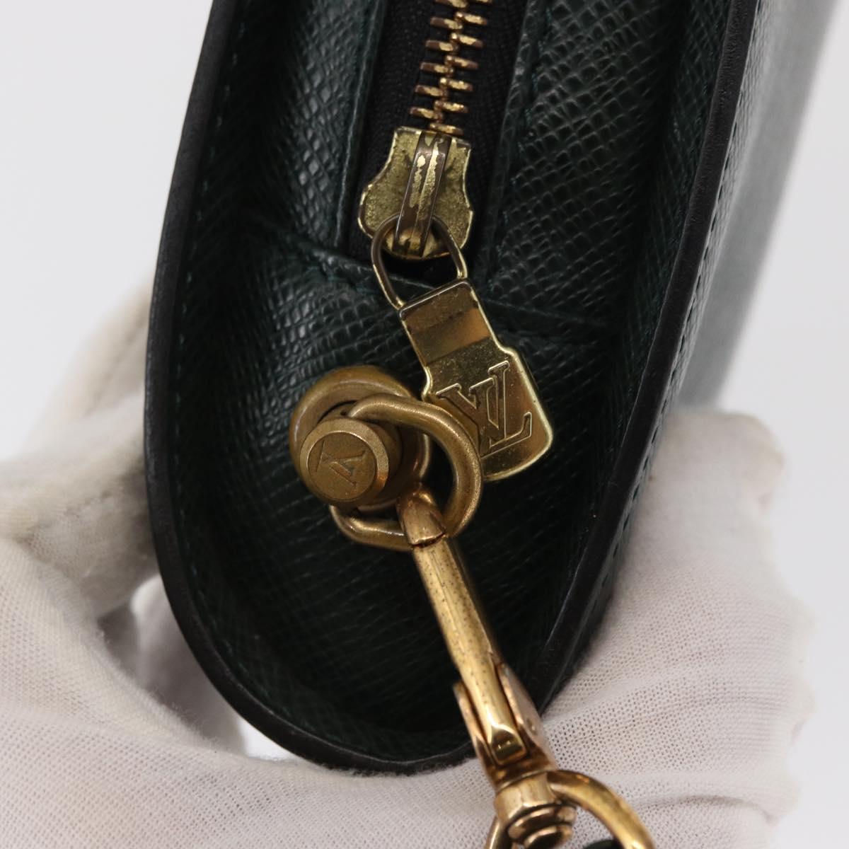 LOUIS VUITTON Taiga Baikal Clutch Bag Epicea M30184 LV Auth 164586