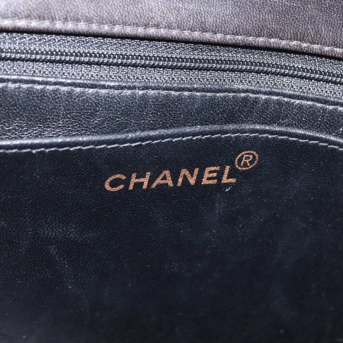 CHANEL Matelasse Shoulder Bag Patent leather Black CC Auth 165022