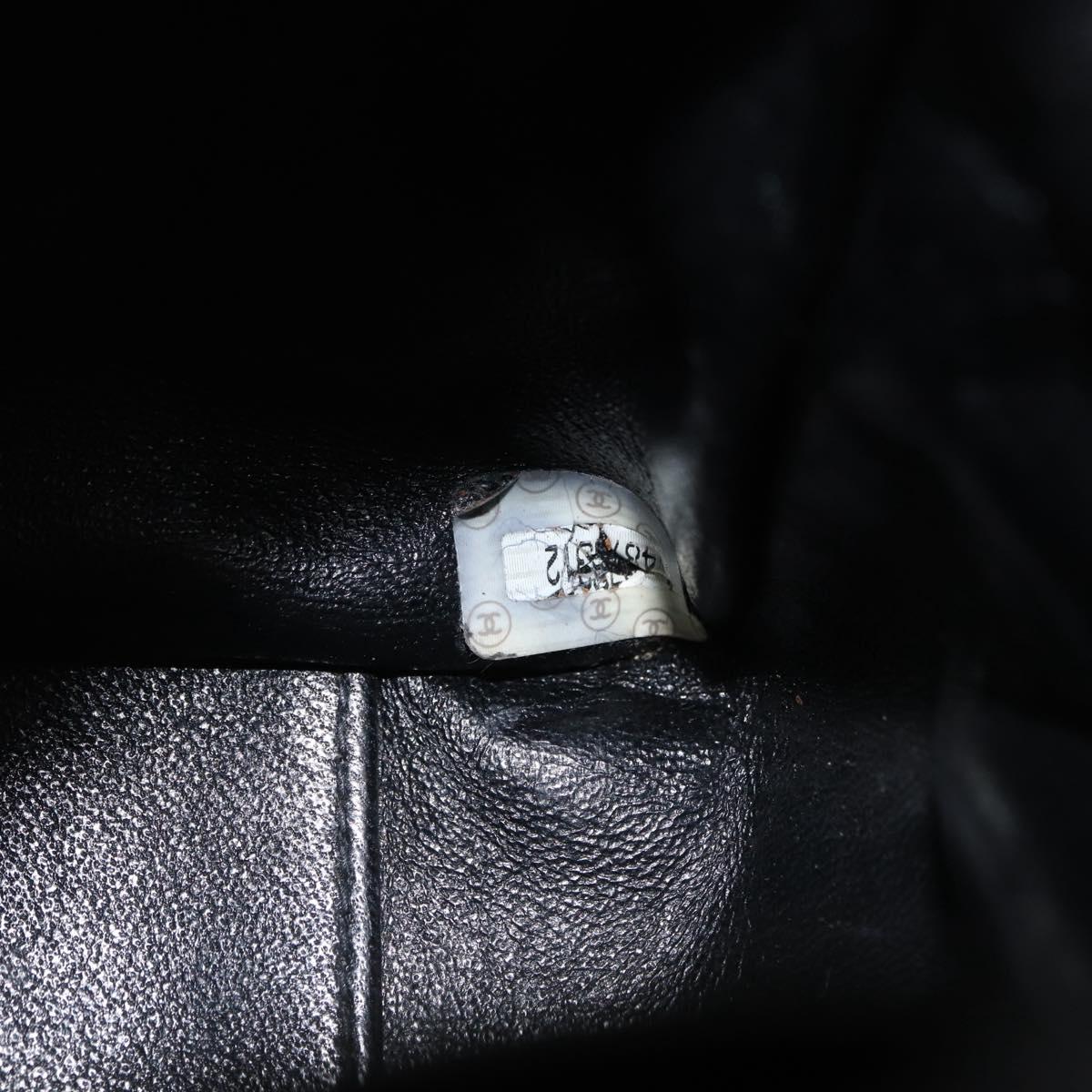 CHANEL Matelasse Shoulder Bag Patent leather Black CC Auth 165022