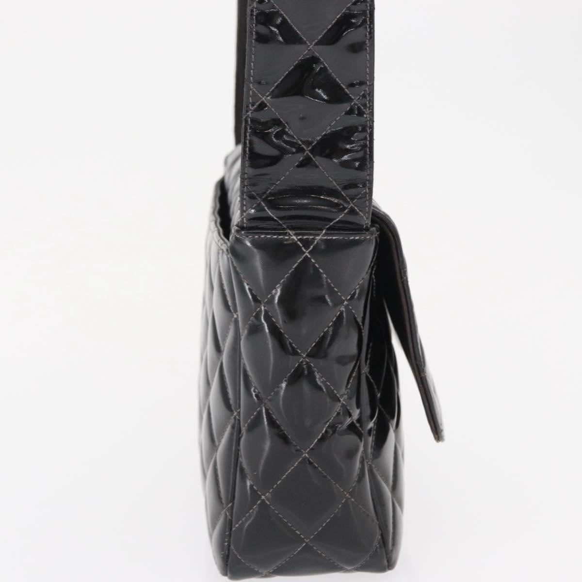 CHANEL Matelasse Shoulder Bag Patent leather Black CC Auth 165022