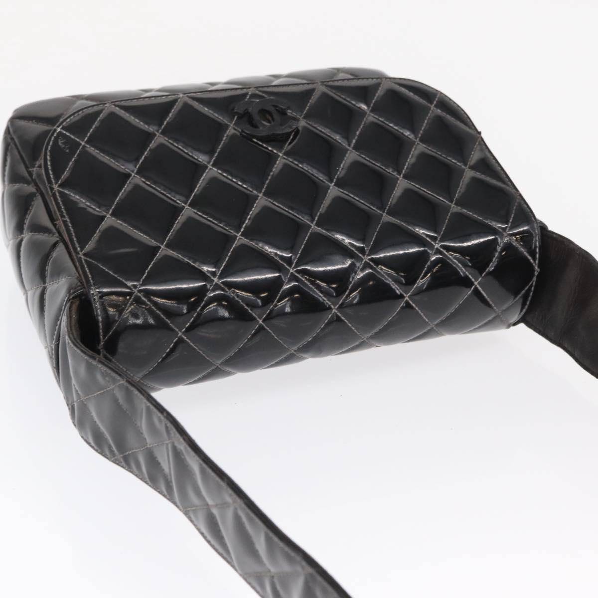 CHANEL Matelasse Shoulder Bag Patent leather Black CC Auth 165022