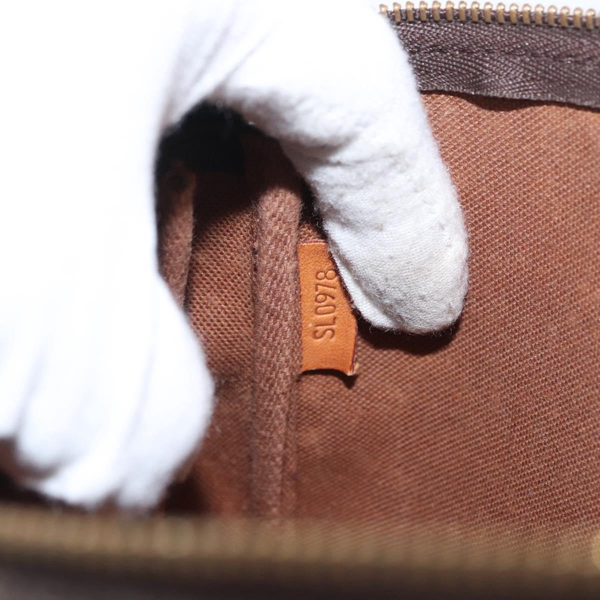 LOUIS VUITTON Monogram Pochette Accessoires Pouch M51980 LV Auth 165032