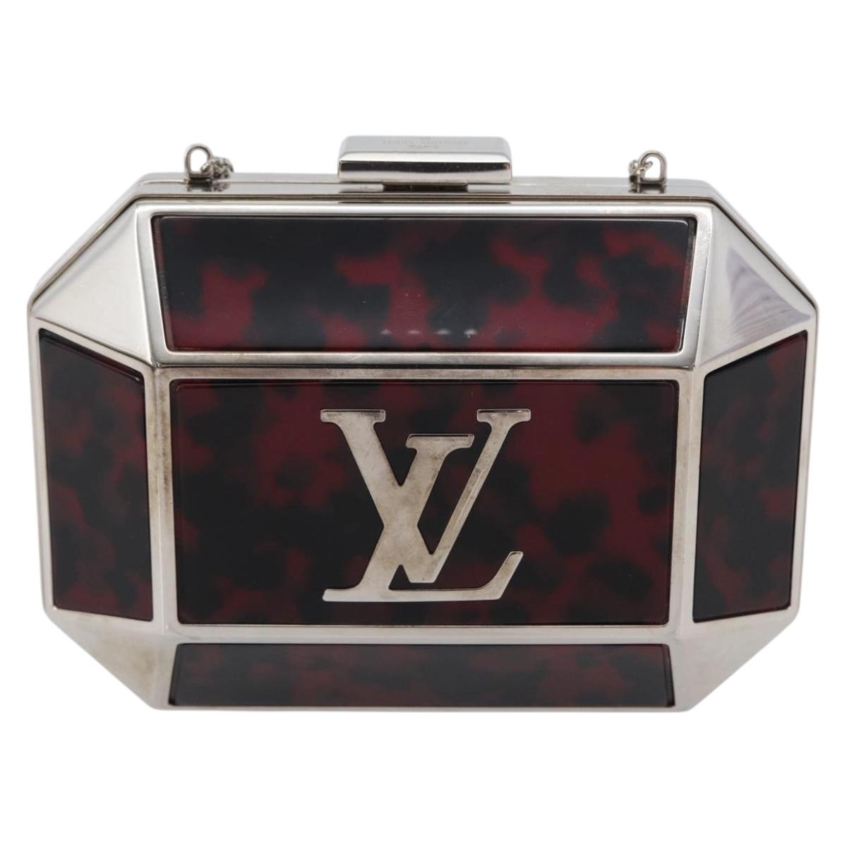LOUIS VUITTON Chain Shoulder Bag metal Red LV Auth 165383SAM