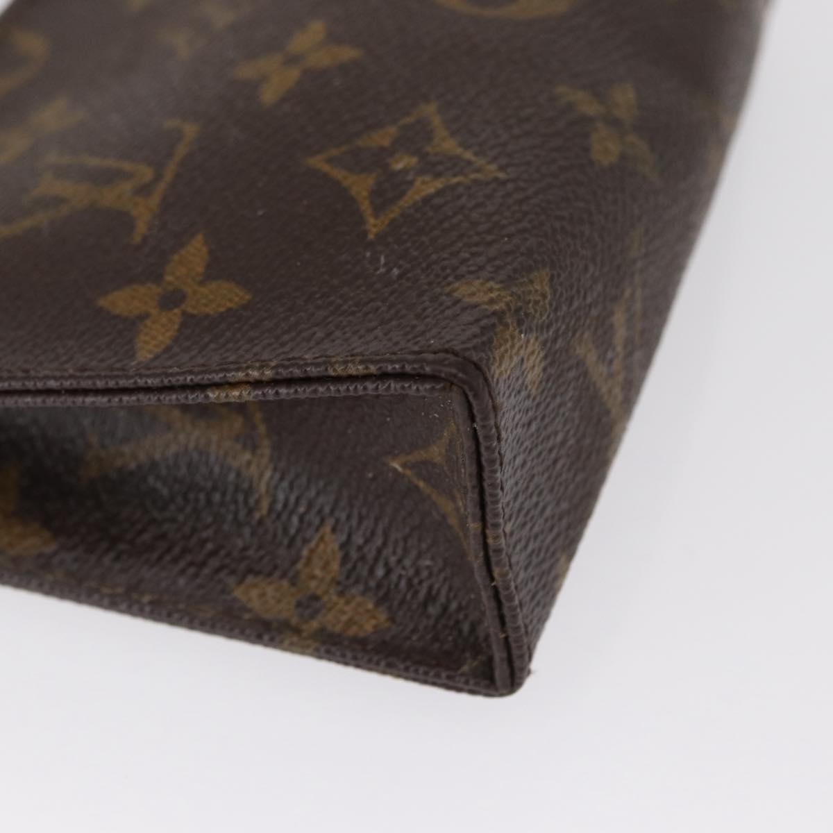 LOUIS VUITTON Monogram Poche Toilette 15 Pouch M47546 LV Auth 168185