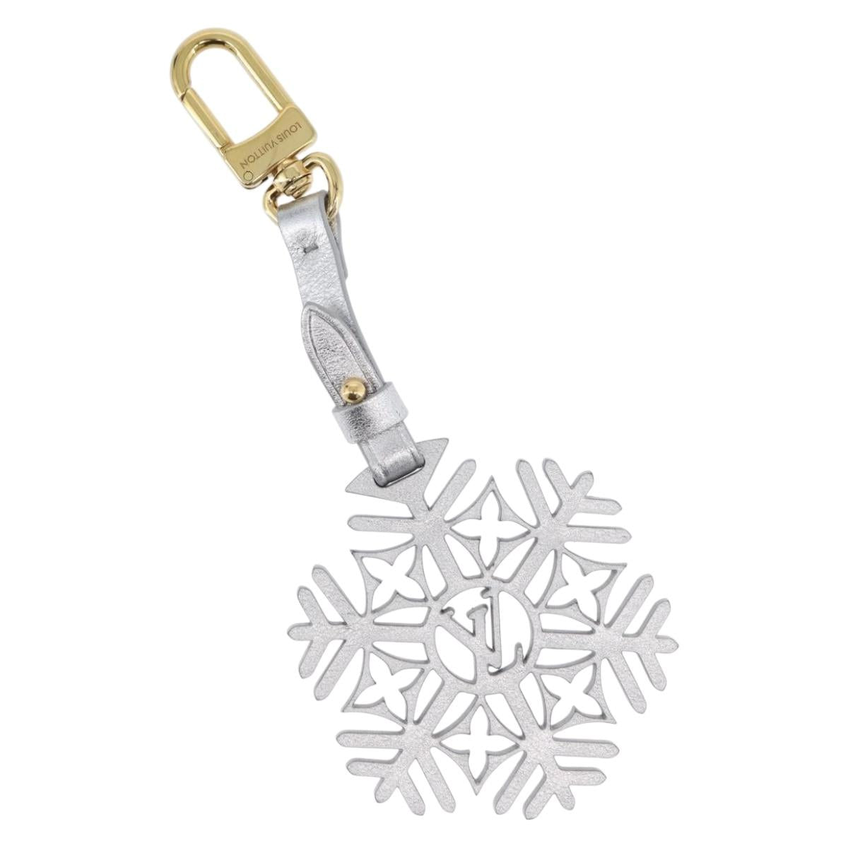 LOUIS VUITTON Snow Flake Charm Leather Silver M79293 LV Auth 168249M