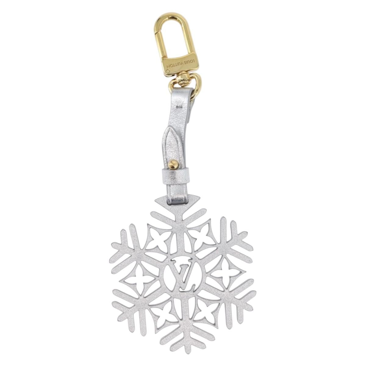LOUIS VUITTON Snow Flake Charm Leather Silver M79293 LV Auth 168249M