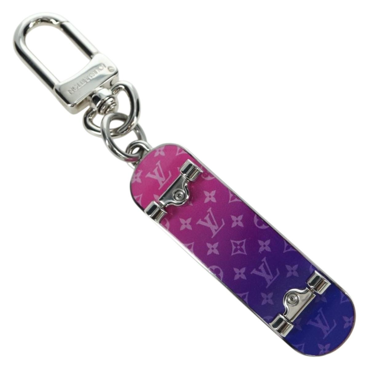 LOUIS VUITTON Bijoux Sac Skate Board Charm metal Silver tone MP3269 Auth 168252M