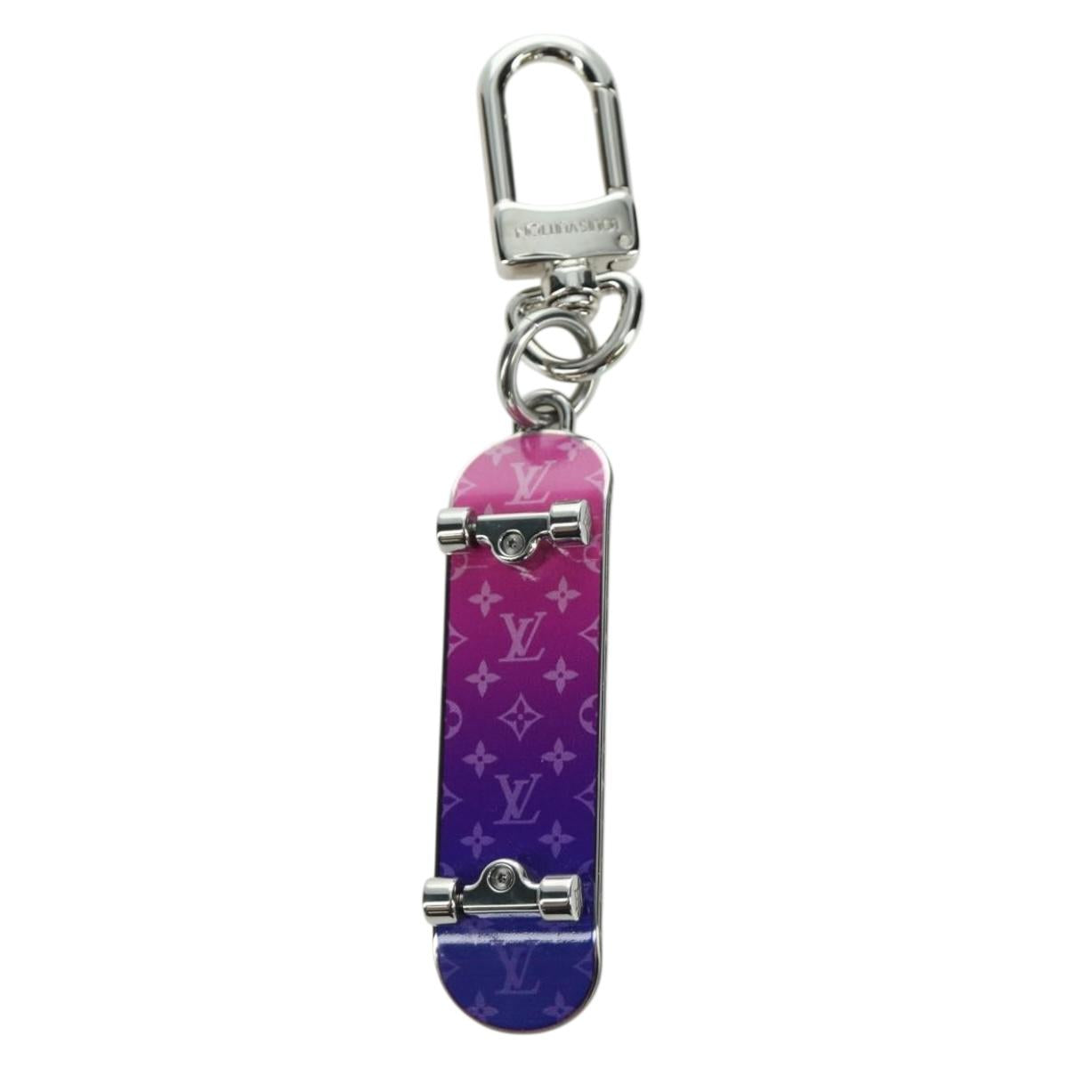 LOUIS VUITTON Bijoux Sac Skate Board Charm metal Silver tone MP3269 Auth 168252M