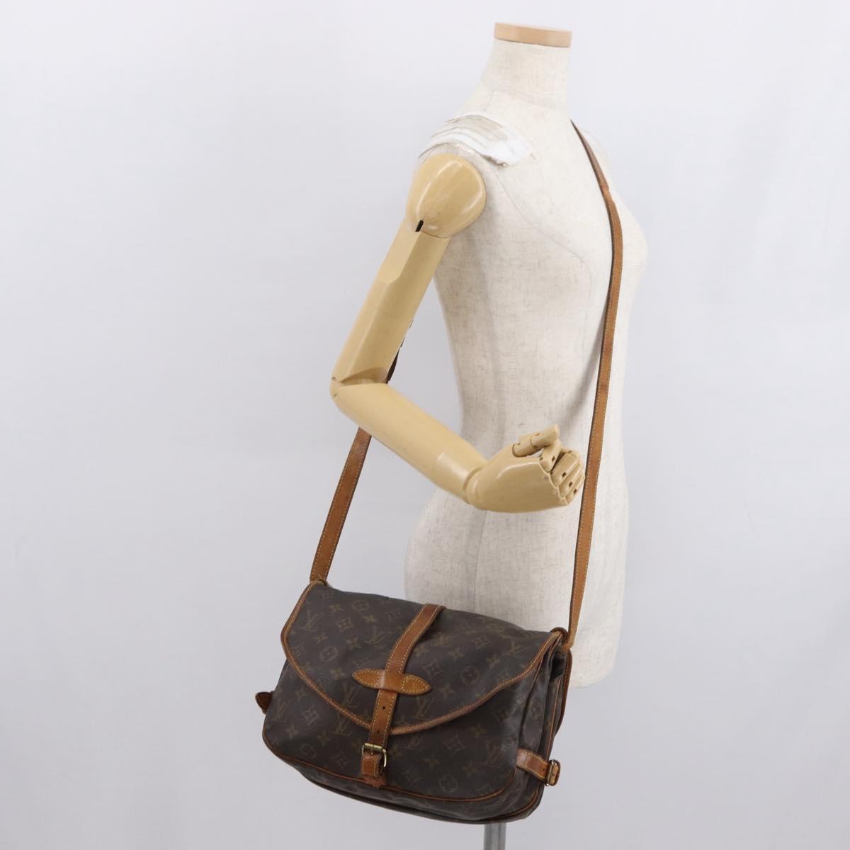 LOUIS VUITTON Monogram Saumur 30 Shoulder Bag M42256 LV Auth 168684