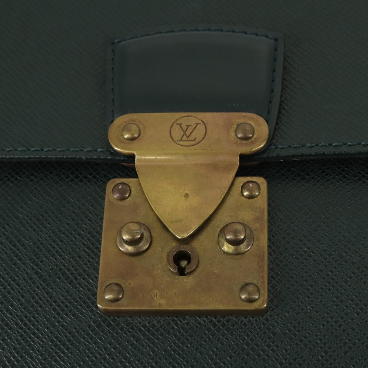 LOUIS VUITTON Taiga Serviette Kourad Business Bag Epicea T16786 LV Auth 169284