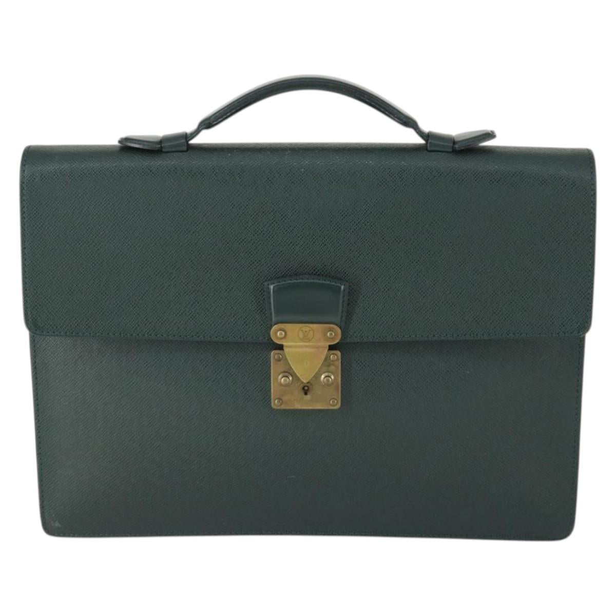 LOUIS VUITTON Taiga Serviette Kourad Business Bag Epicea T16786 LV Auth 169284