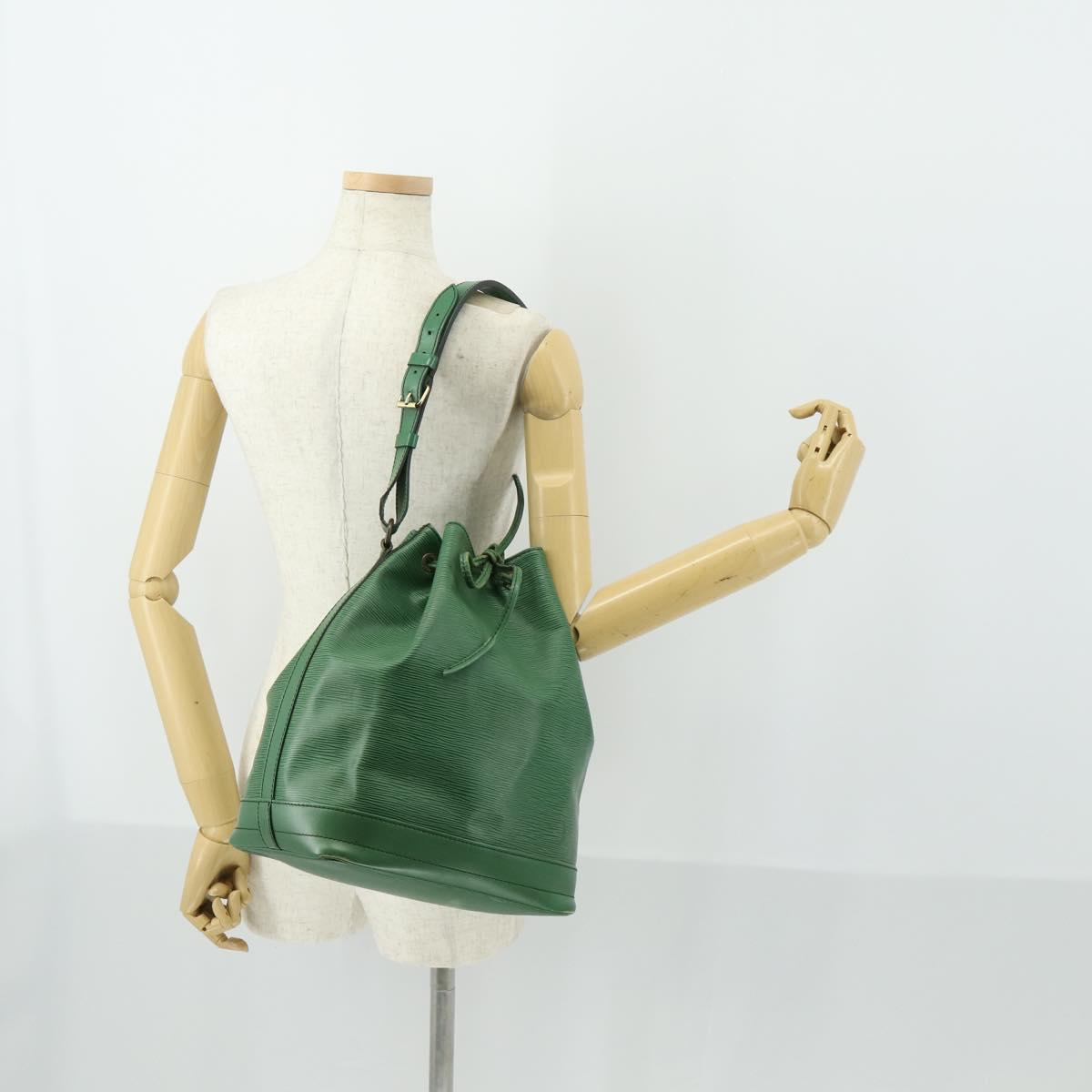 LOUIS VUITTON Epi Noe Shoulder Bag Green M44004 LV Auth 169347