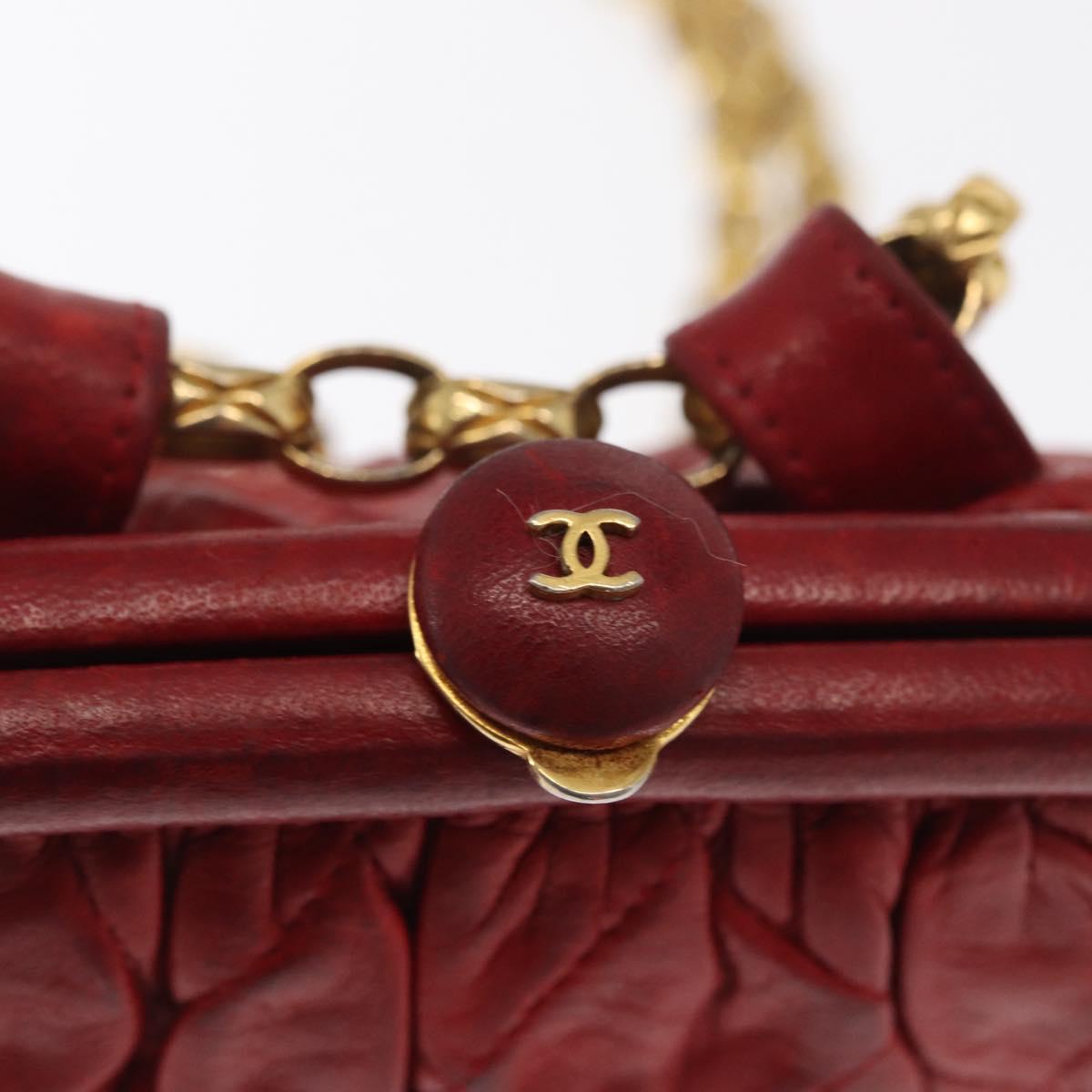 CHANEL Chain Shoulder Pouch Matelasse Leather Red Gold CC Auth 169581