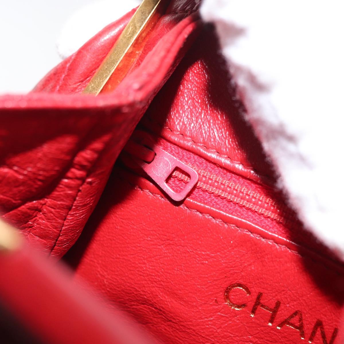 CHANEL Chain Shoulder Pouch Matelasse Leather Red Gold CC Auth 169581