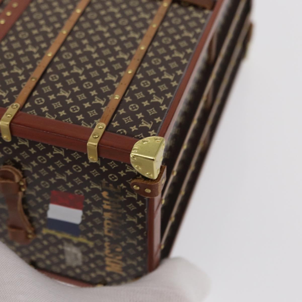 LOUIS VUITTON Miss France Paper Weight Brown M99408 LV Auth 169921