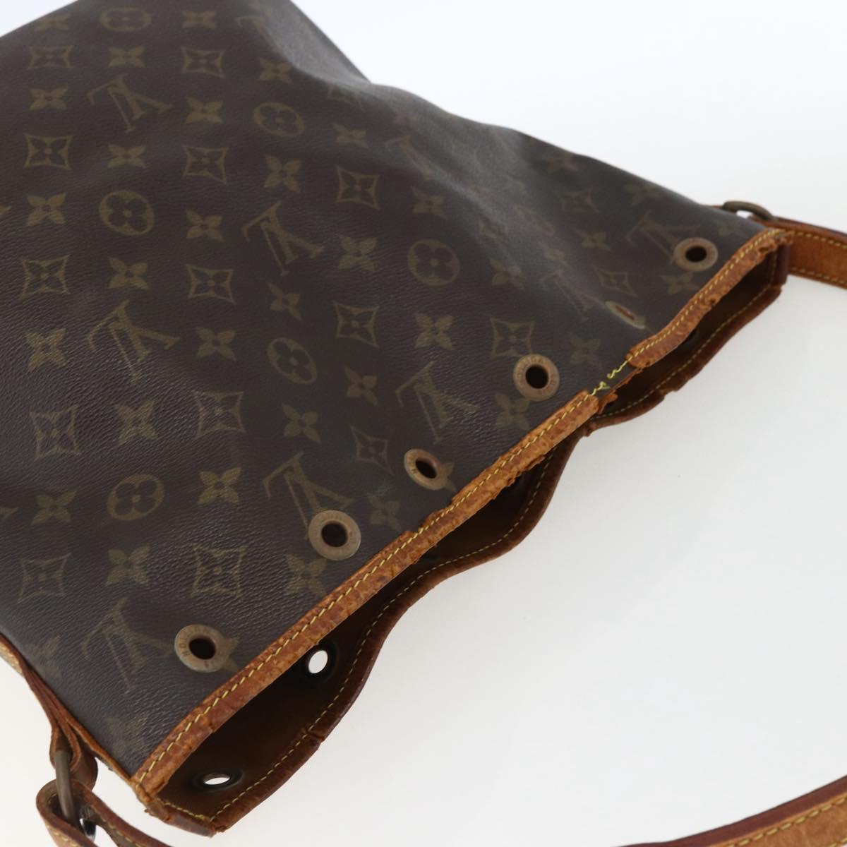 LOUIS VUITTON Monogram Petit Noe Shoulder Bag M42226 LV Auth 170103