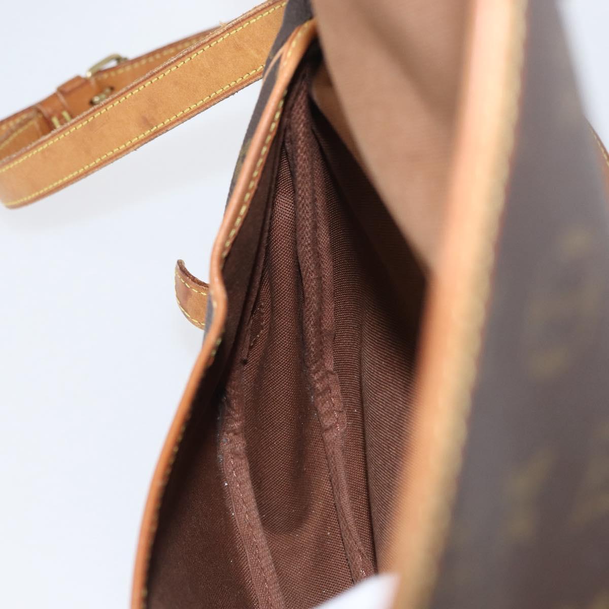 LOUIS VUITTON Monogram Saumur 30 Shoulder Bag M42256 LV Auth 170962