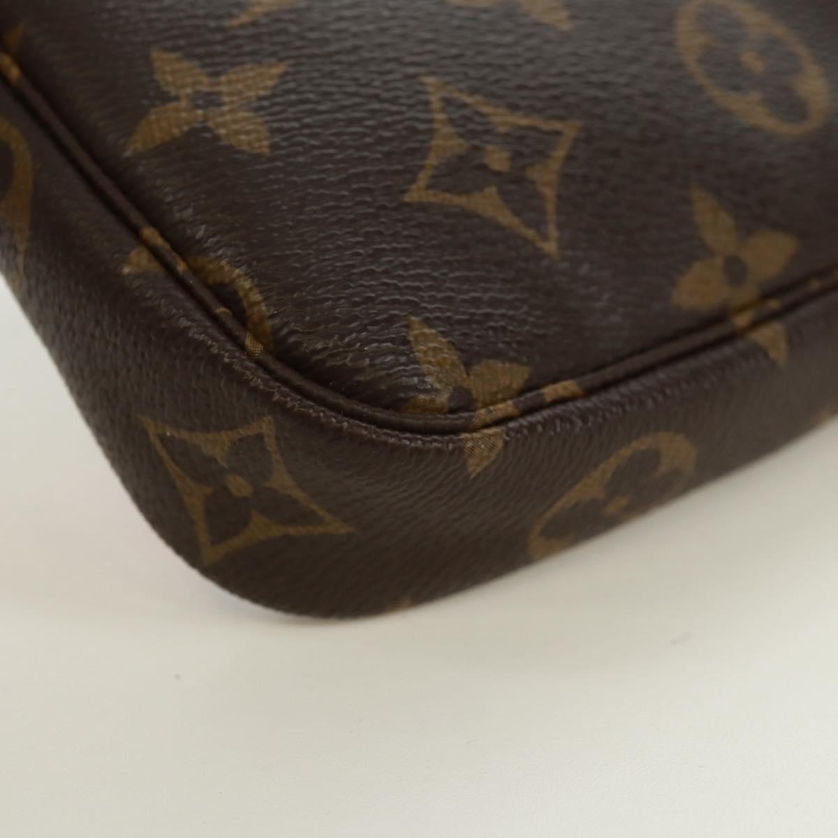 LOUIS VUITTON Monogram Ski Bear Mini Pochette Accessoires Pouch M67769 171332M