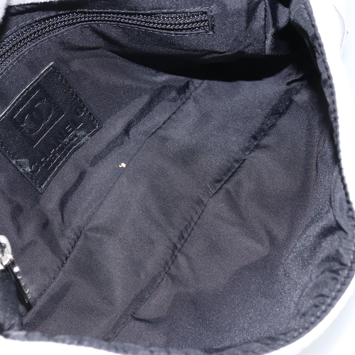 CHANEL Chain Shoulder Bag Pile White Silver CC Auth 171518A