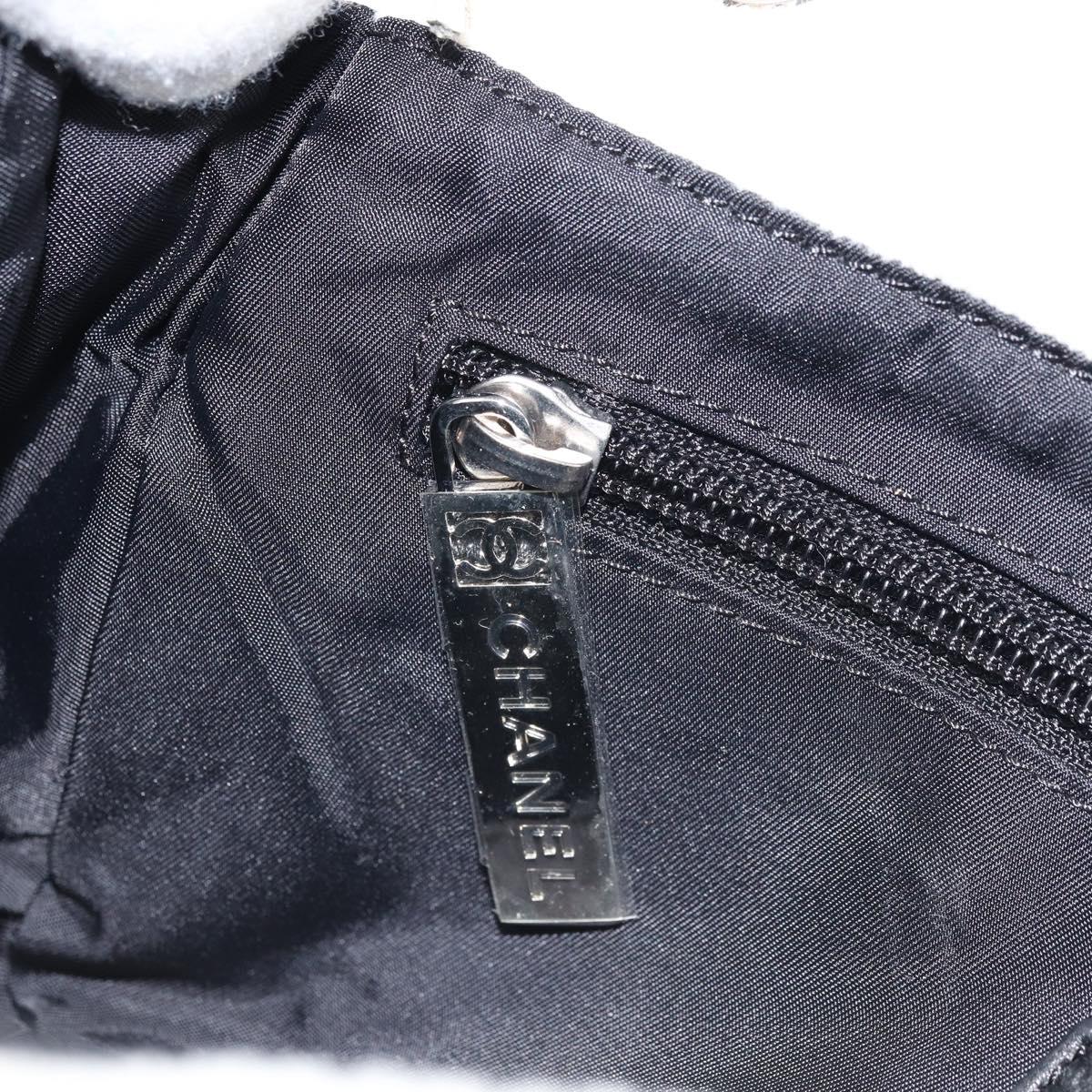 CHANEL Chain Shoulder Bag Pile White Silver CC Auth 171518A