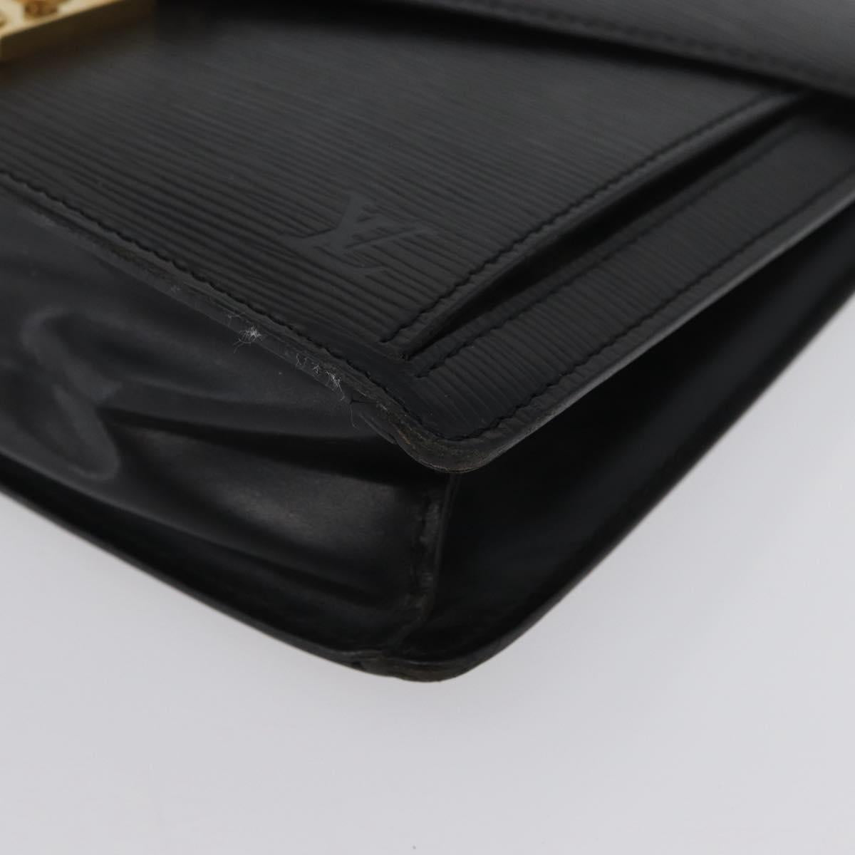 LOUIS VUITTON Epi Serie Dragonne Clutch Bag Black Noir M52612 LV Auth 172395