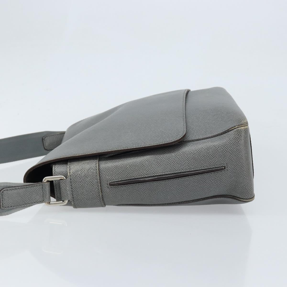 LOUIS VUITTON Taiga Roman MM Shoulder Bag Gray Gracie M32623 LV Auth 172661