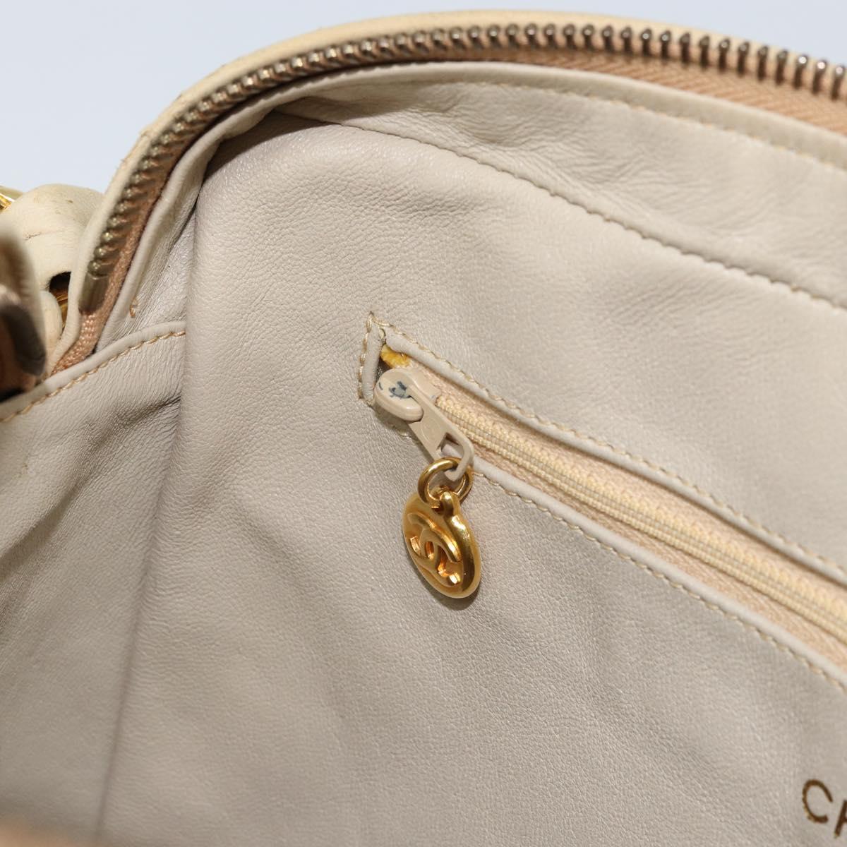 CHANEL Chain Matelasse Shoulder Bag Leather Beige Gold CC Auth 173120A