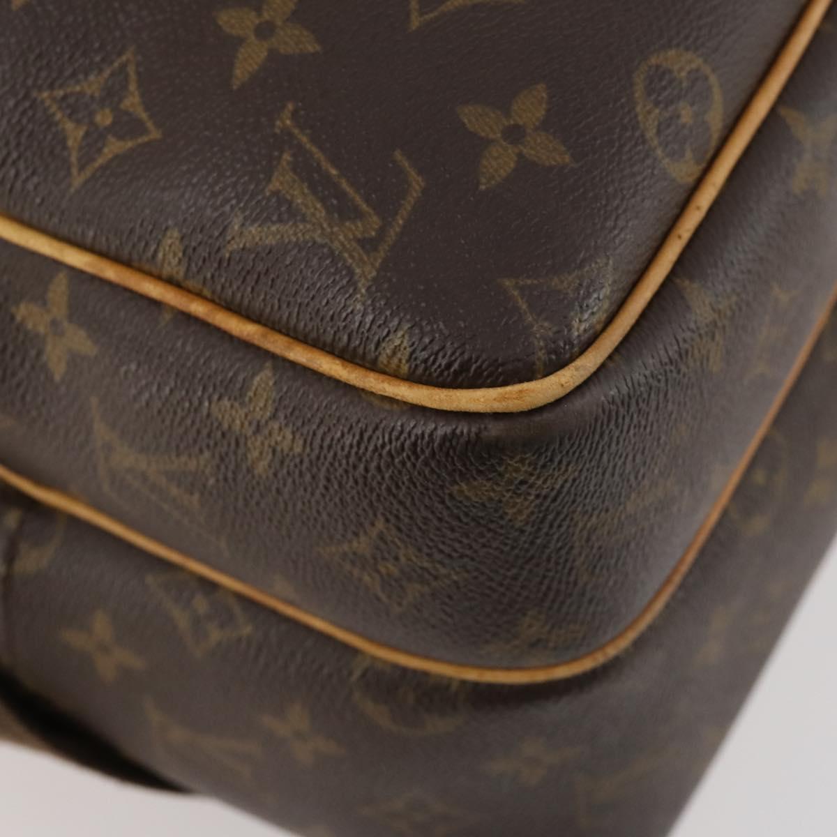 LOUIS VUITTON Monogram Reporter GM Shoulder Bag M45252 LV Auth 173126