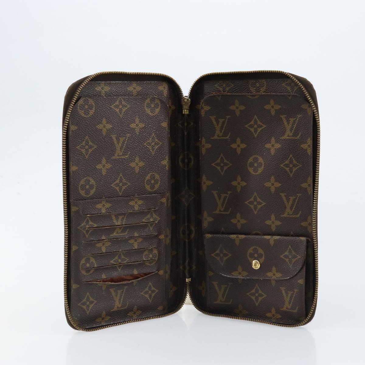 LOUIS VUITTON Monogram Poche Escapade Travel Case M60113 LV Auth 173221