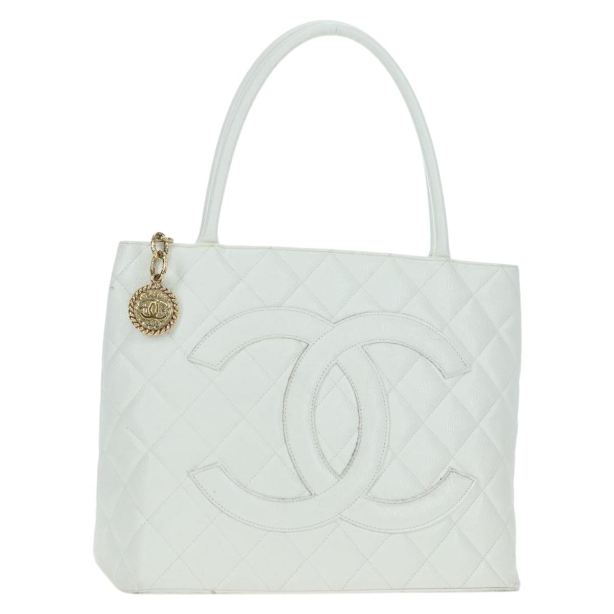 CHANEL Matelasse Reprint Tote Bag Caviar Skin White Gold CC Auth 175127V