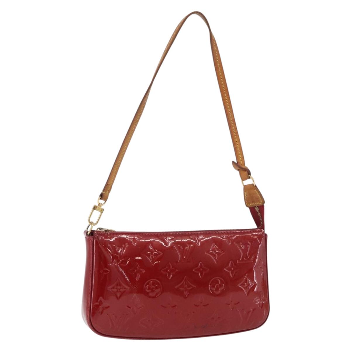 LOUIS VUITTON Vernis Pochette Accessoires Rouge Grunadine M91577 LV Auth 177031A