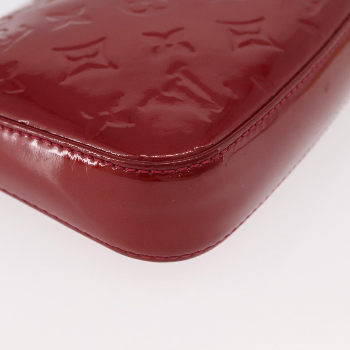 LOUIS VUITTON Vernis Pochette Accessoires Rouge Grunadine M91577 LV Auth 177031A