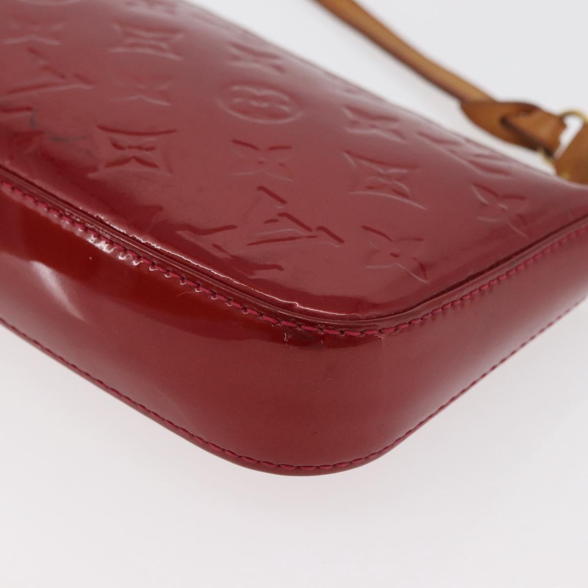 LOUIS VUITTON Vernis Pochette Accessoires Rouge Grunadine M91577 LV Auth 177031A