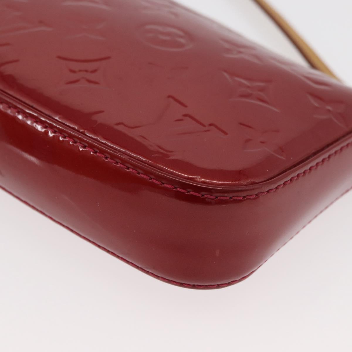 LOUIS VUITTON Vernis Pochette Accessoires Rouge Grunadine M91577 LV Auth 177031A