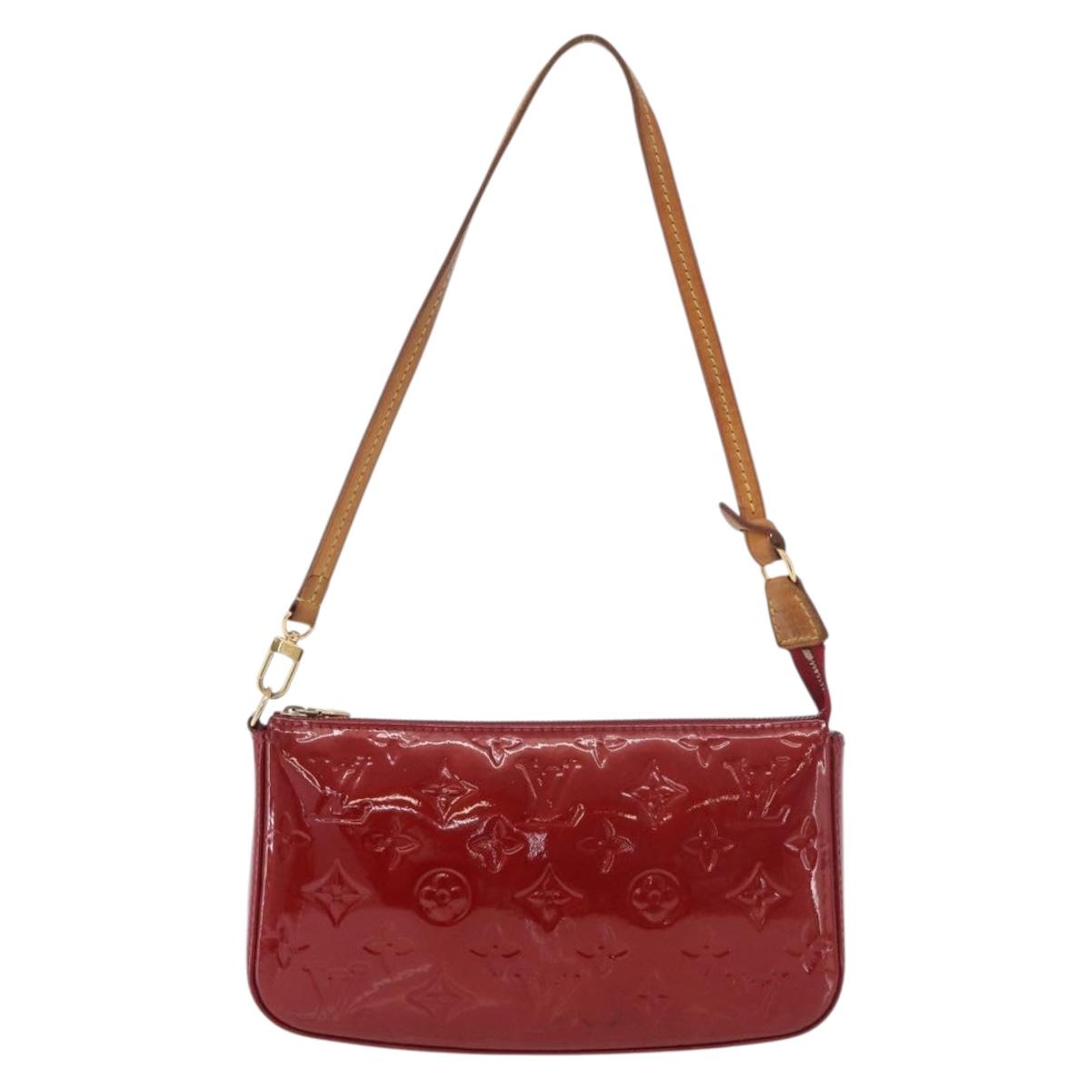LOUIS VUITTON Vernis Pochette Accessoires Rouge Grunadine M91577 LV Auth 177031A