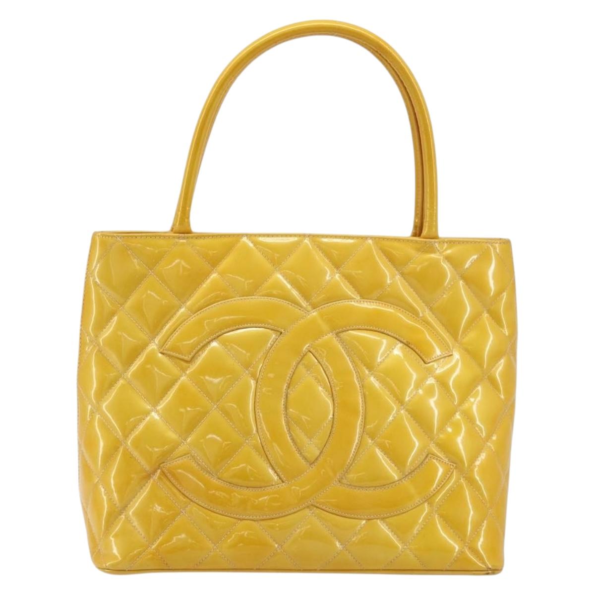CHANEL Standard Tote Bag Patent leather Yellow CC Auth 177242