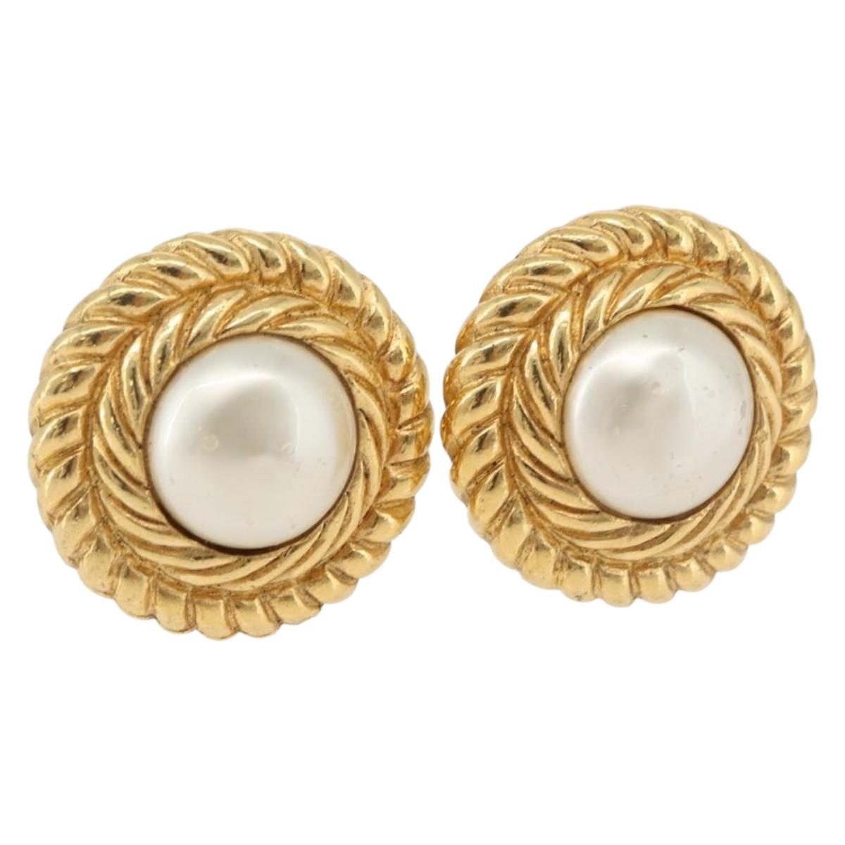 CHANEL Earring metal Gold CC Auth 178397