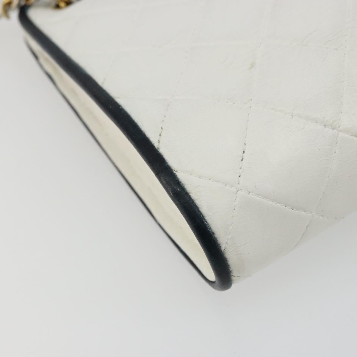 CHANEL Matelasse Chain Shoulder Bag Leather White Gold CC Auth 179186