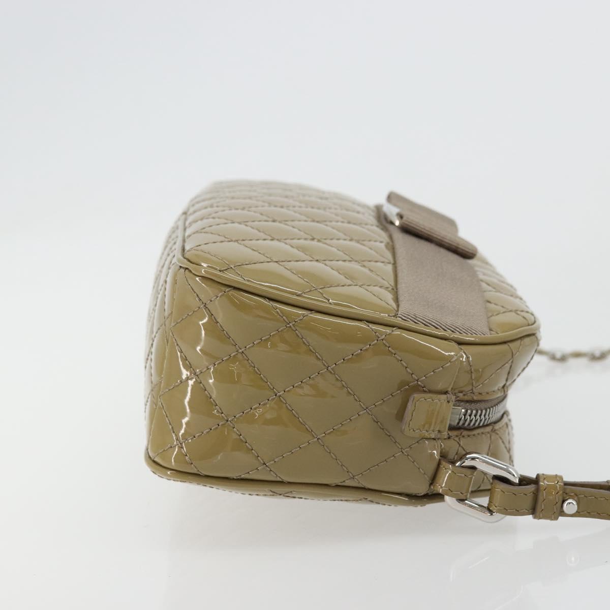 Salvatore Ferragamo Vala Chain Bag Patent leather Silver Beige Auth 179215A