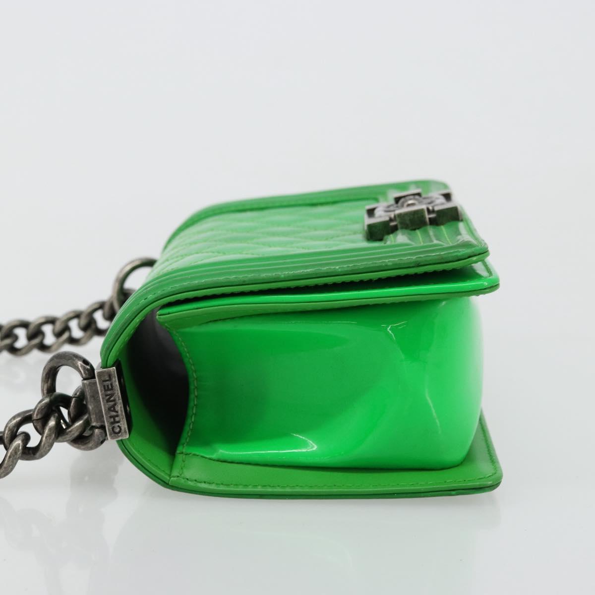 CHANEL Matelasse Chain Shoulder Bag Patent leather Green CC Auth 179242