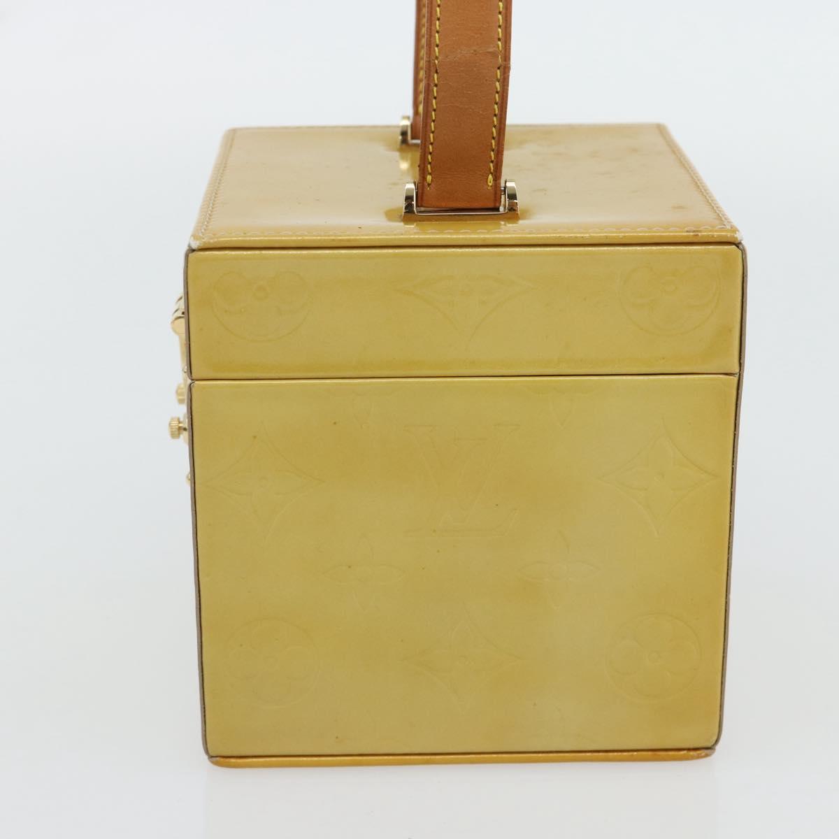 LOUIS VUITTON Monogram Vernis Bleecker Cosmetic Pouch Beige M91002 Auth 180424