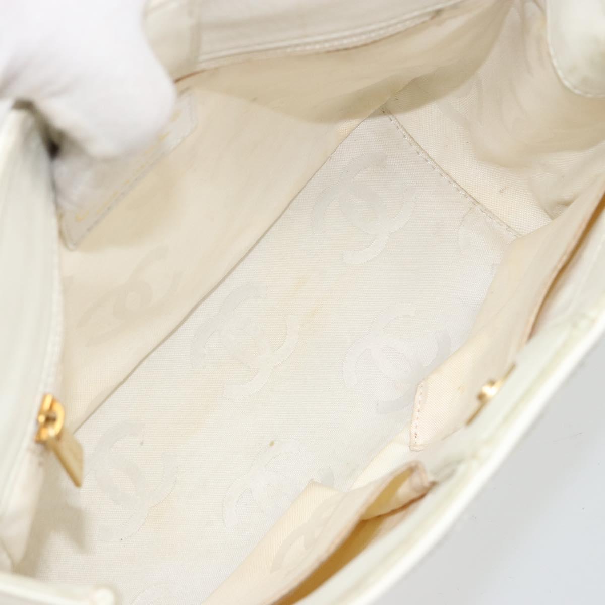 CHANEL Triple Coco Hand Bag Patent leather White CC Auth 180698