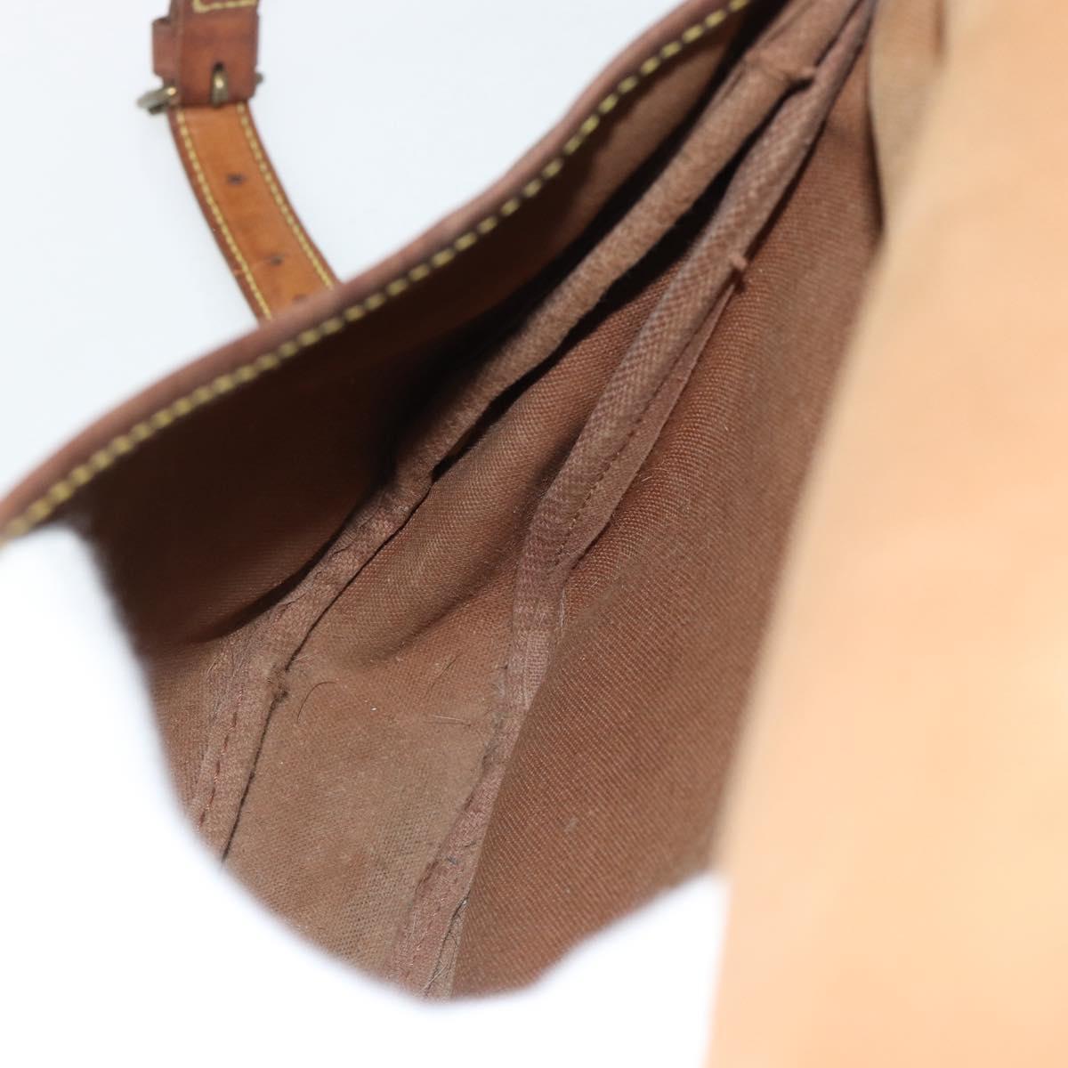 LOUIS VUITTON Monogram Saumur 30 Shoulder Bag M42256 LV Auth 180794