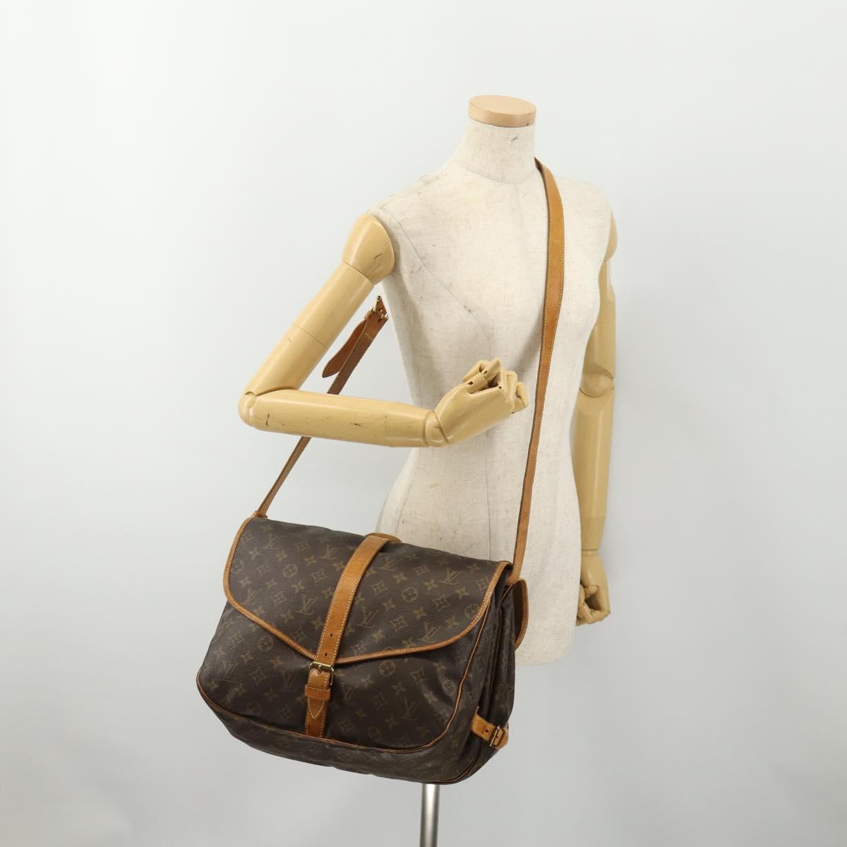 LOUIS VUITTON Monogram Saumur 35 Shoulder Bag M42254 LV Auth 181650