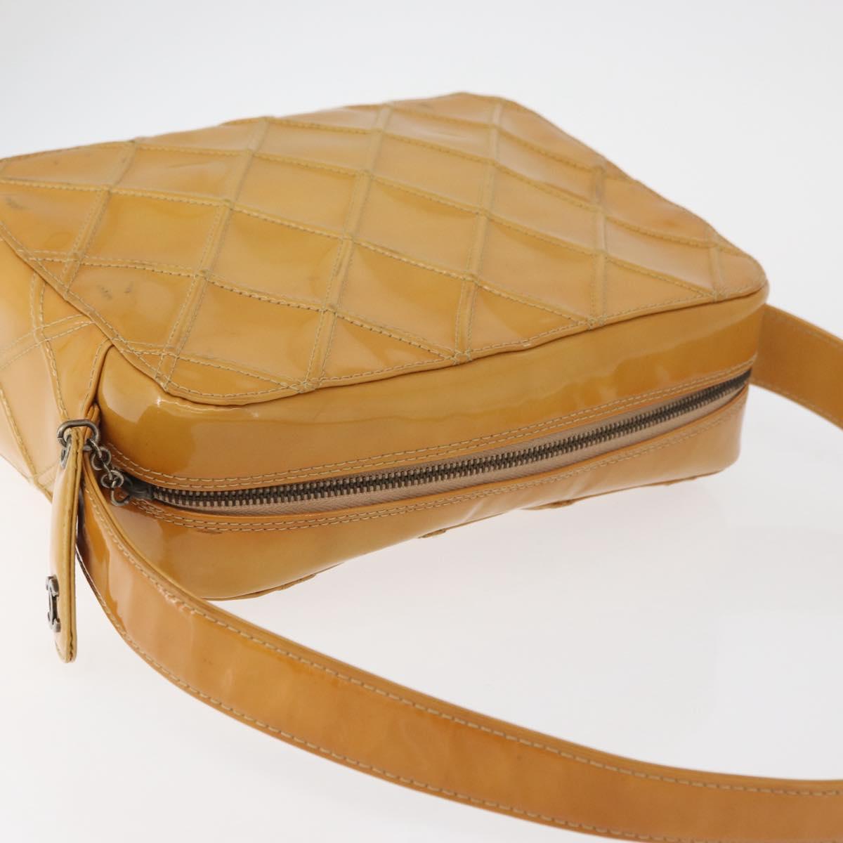CHANEL Bicolore Shoulder Bag Patent leather Yellow CC Auth 182869A