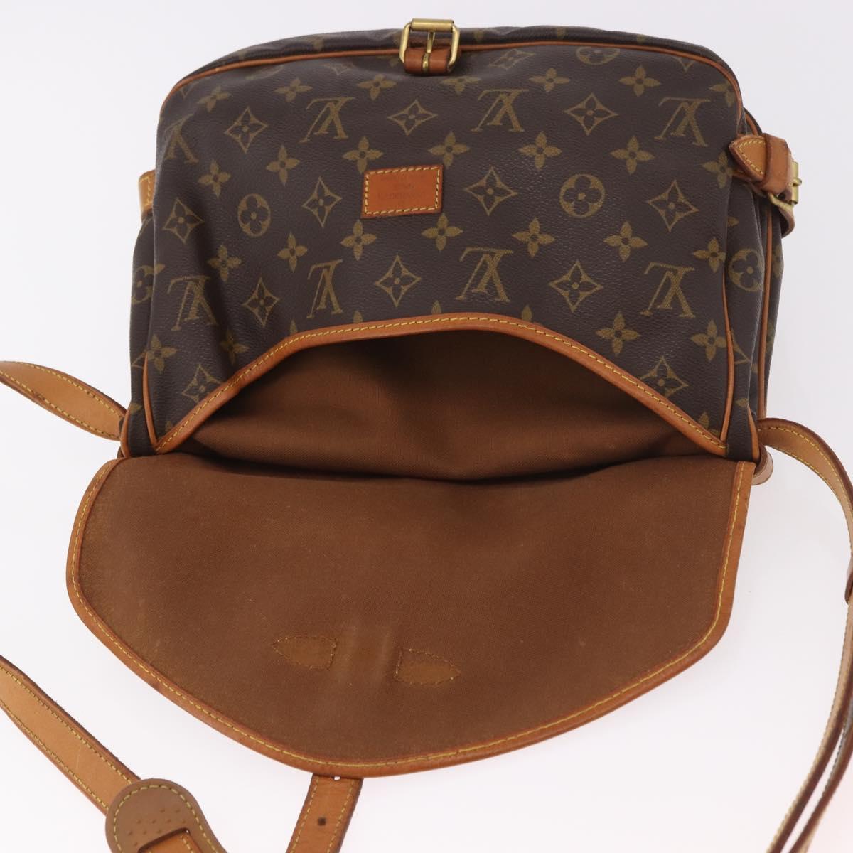 LOUIS VUITTON Monogram Saumur 30 Shoulder Bag M42256 LV Auth 182909A