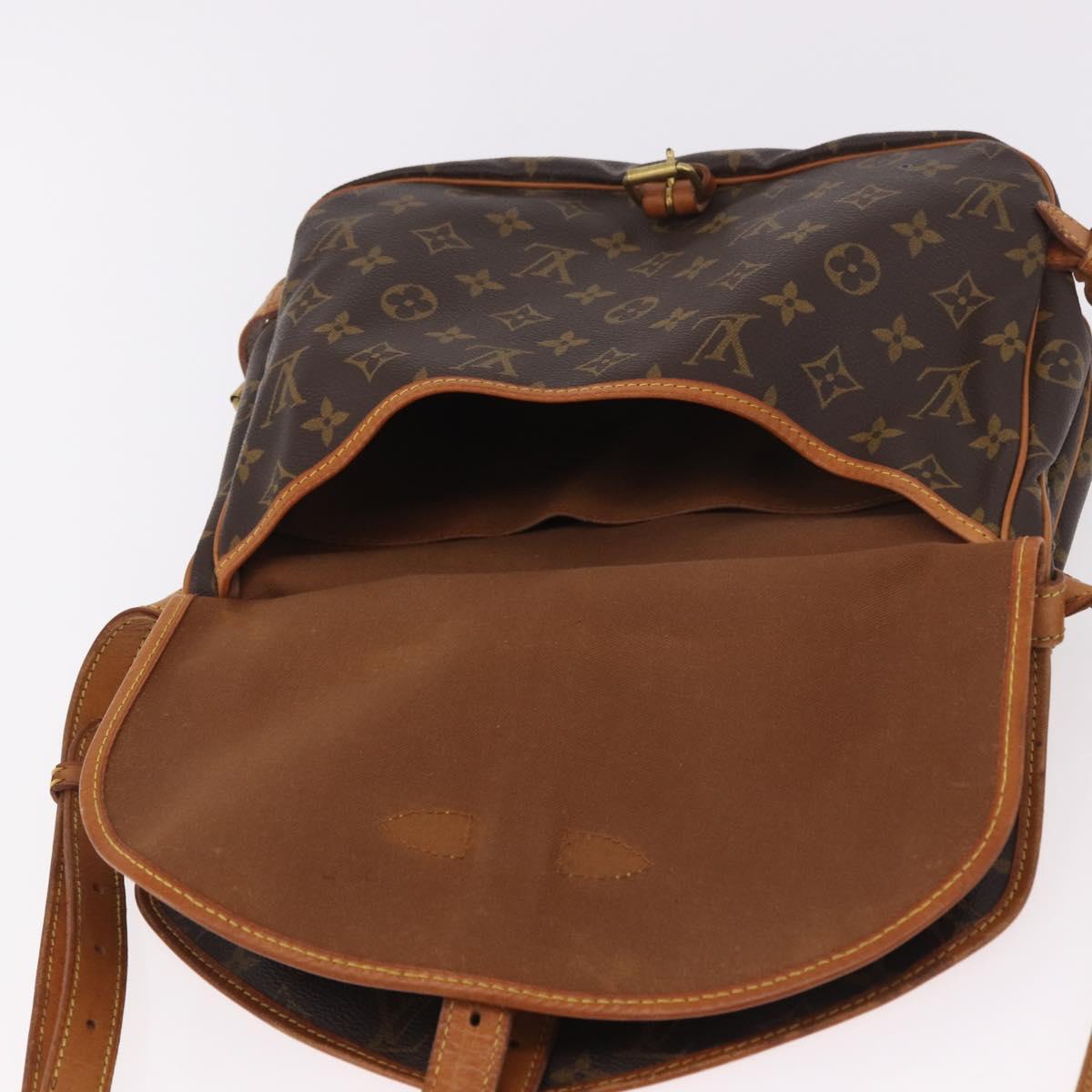 LOUIS VUITTON Monogram Saumur 30 Shoulder Bag M42256 LV Auth 182909A