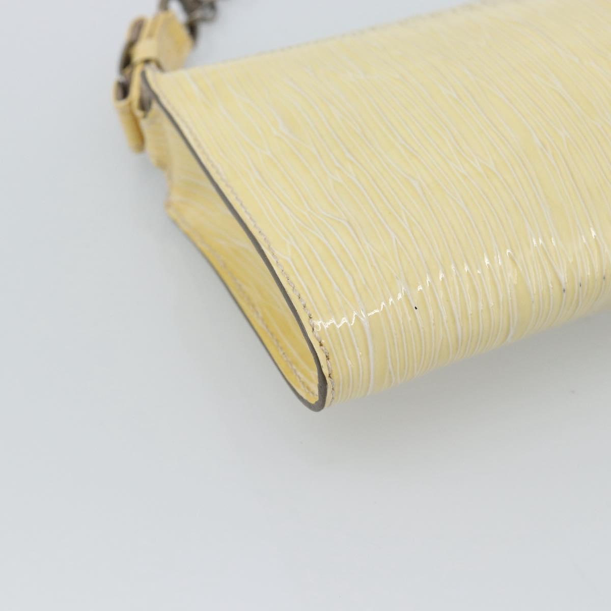 Salvatore Ferragamo Vala Chain Shoulder Bag Patent leather Ivory Auth 182995A