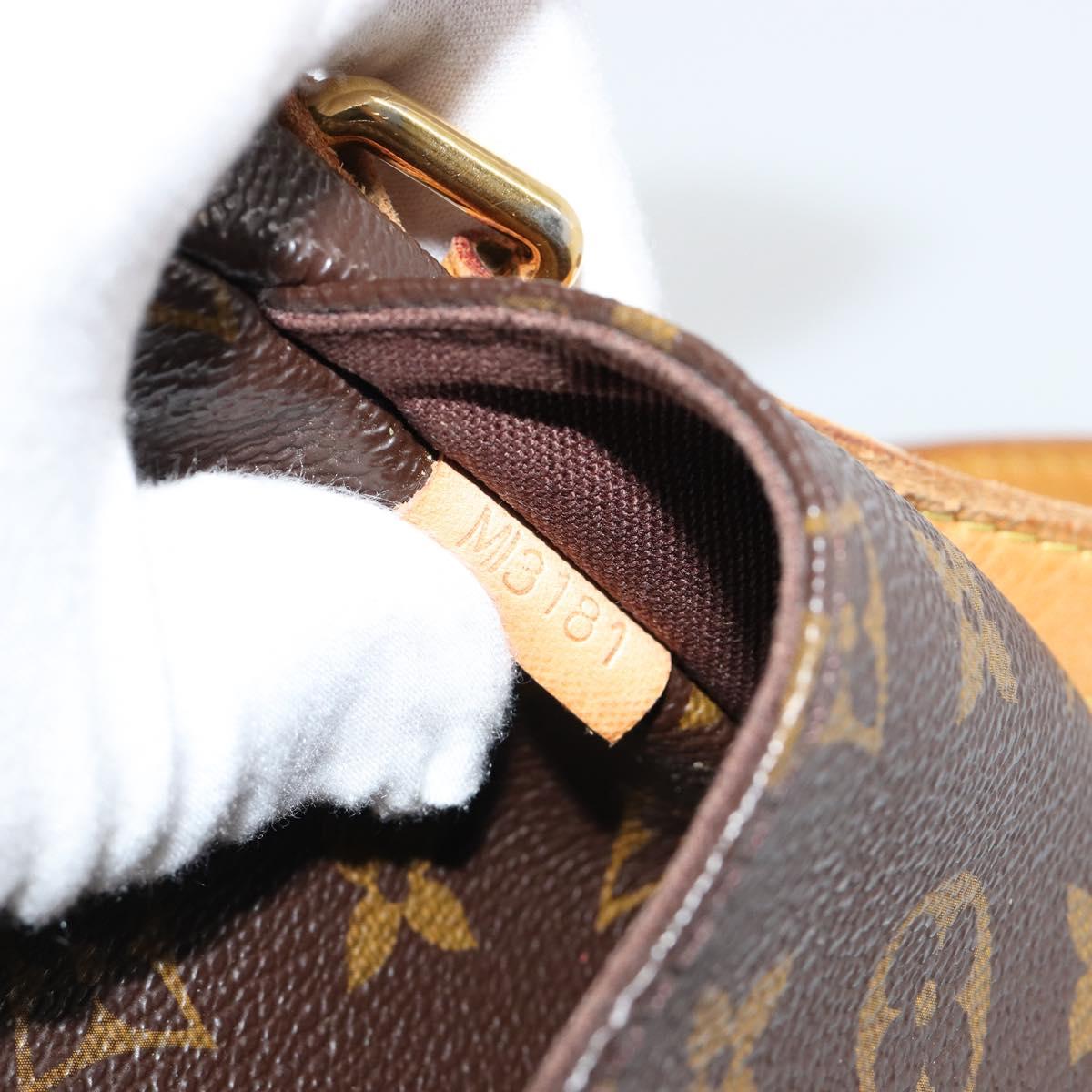 LOUIS VUITTON Monogram Menilmontant PM Shoulder Bag M40474 LV Auth 183182